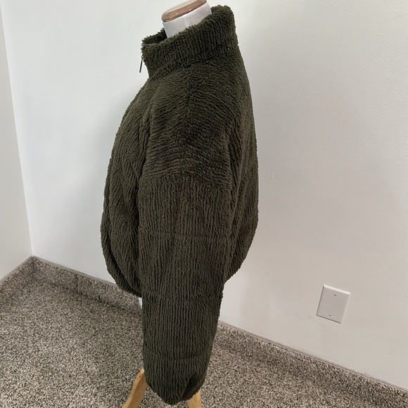 😊 Wild Fable Faux Fur Coat - Picture 2 of 5